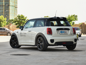 2020款三门版 1.5T COOPER 赛车手 左后45度