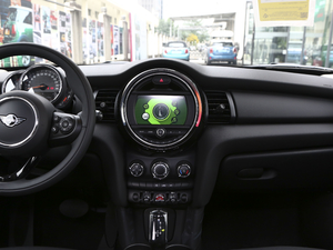 2020款五门版 1.5T ONE 中控台