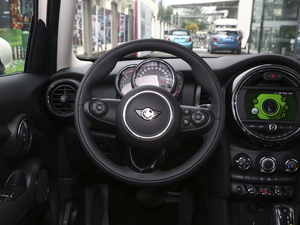 2020款五门版 1.5T ONE 方向盘