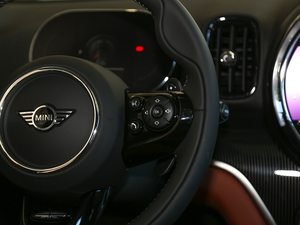 20212.0T COOPER S ALL4 {(dio)(ji)