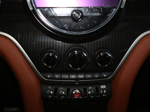 20212.0T COOPER S ALL4 {(dio){(dio)(ji)