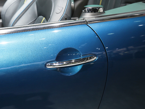 20202.0T COOPER S Sidewalk {T