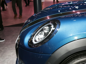 20202.0T COOPER S Sidewalk ^