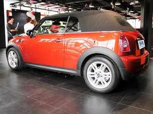 2011COOPER CABRIO w^