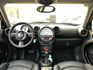 2011款COOPER EXCITEMENT 内饰全景