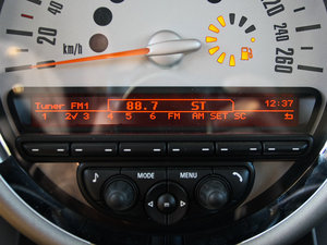 2011款COOPER S ALL 4 中控台显示屏