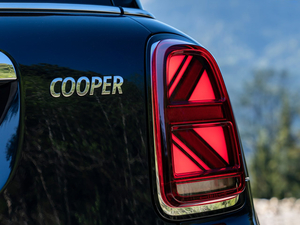 20211.5T COOPER ALL4 ^