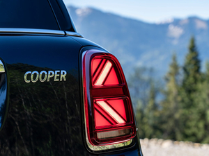 20211.5T COOPER ALL4 ^