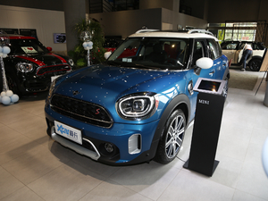 2021款2.0T COOPER S ALL4 左前45度