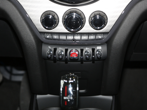 2021款2.0T COOPER S ALL4 中控区