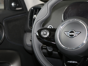 2021款2.0T COOPER S ALL4 中控区