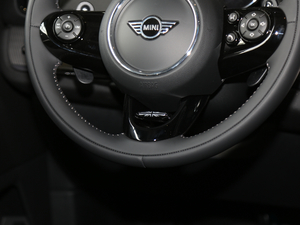 2021款2.0T COOPER S ALL4 中控区
