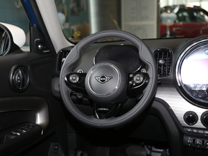 2021款2.0T COOPER S ALL4 中控区