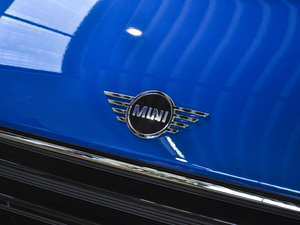 20211.5T COOPER ALL4 ^