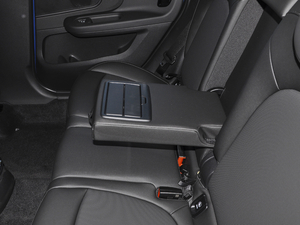 2021款1.5T COOPER ALL4 后排中央扶手