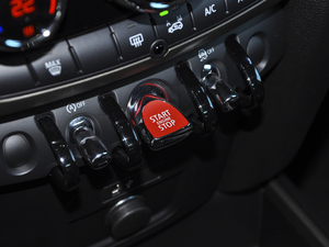 2021款1.5T COOPER ALL4 中控区