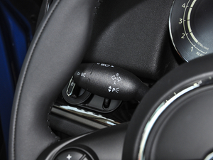 2021款1.5T COOPER ALL4 中控区