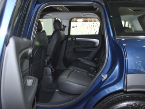 2021款1.5T COOPER ALL4 拉古纳蓝限量版  后排空间
