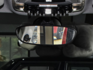 2021款1.5T COOPER ALL4 拉古纳蓝限量版  车内后视镜