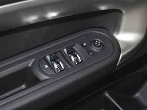 2021款1.5T COOPER ALL4 拉古纳蓝限量版  主驾车窗控制区	
