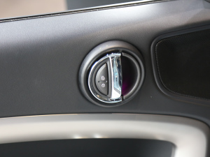 2021款2.0T COOPER S ALL4 拉古纳蓝限量版  空间座椅