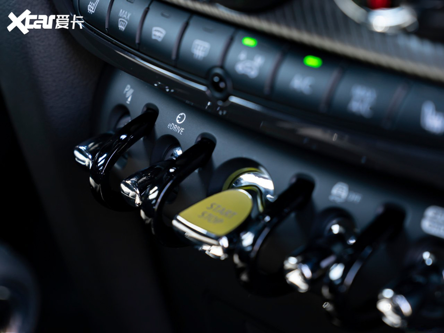 2021��MINI COUNTRYMAN PHEV  COOPER ALL4 SE