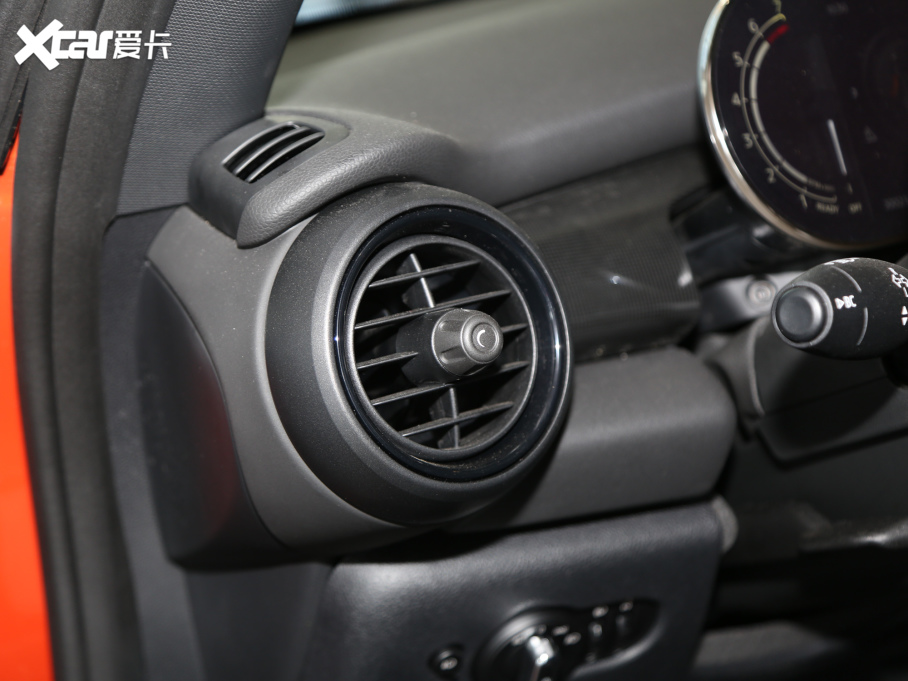 2021MINI T 2.0T COOPER S ذ