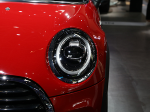 2021款五门版 1.5T COOPER 艺术家 大灯