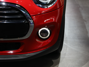 2021款五门版 1.5T COOPER 艺术家 前雾灯