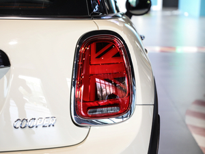 2021款三门版 1.5T COOPER 经典派 尾灯