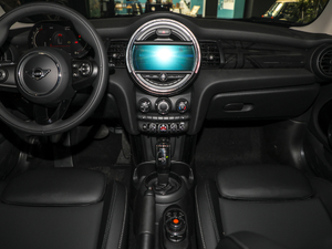 2021款三门版 1.5T COOPER 经典派 中控台