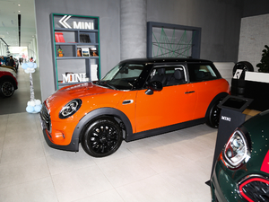 2021款三门版 1.5T COOPER 经典派 正侧（左）