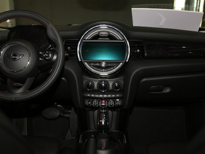2021款三门版 2.0T COOPER S 经典派 中控台