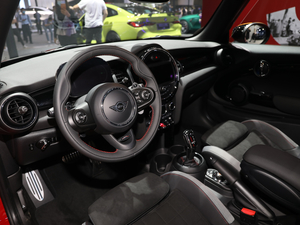 20212.0T COOPER S ̖(ho)o(j) п؅^(q)