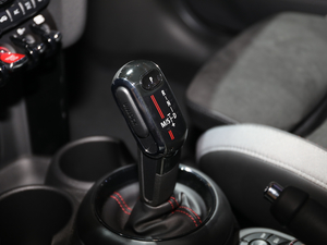 2021款2.0T COOPER S 叁柒号纪念版 换挡杆