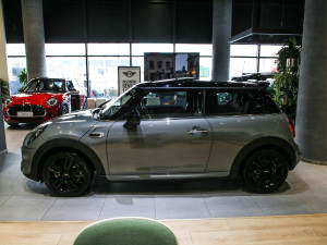 2021款三门版 1.5T COOPER 赛车手 正侧（左）