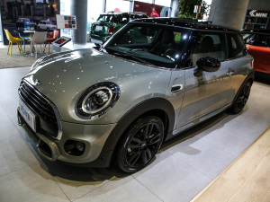2021款三门版 1.5T COOPER 赛车手 左前45度