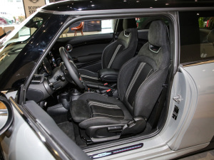 2021款三门版 1.5T COOPER 赛车手 主驾驶座椅