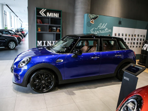 2021款五门版 1.5T COOPER 艺术家 整体外观