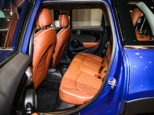 2021款五门版 1.5T COOPER 艺术家 后排空间
