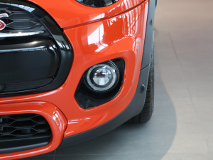 2021款三门版 2.0T COOPER S 典藏版 前雾灯