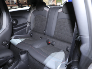 2022T 2.0T COOPER S ˇg g