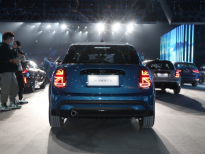 2022款五门版 1.5T COOPER 艺术家 整体外观