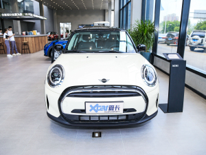 2022款五门版 1.5T COOPER 经典派  正前