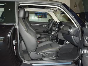 2022T 1.5T COOPER ˇg g