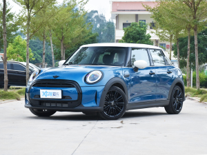 2022款改款 五门版 1.5T COOPER 艺术家 左前45度