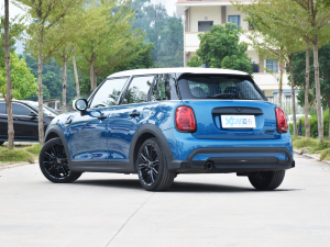 2022款改款 五门版 1.5T COOPER 艺术家 左后45度