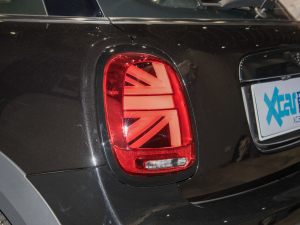2022款五门版 1.5T COOPER 黑标特别版 尾灯