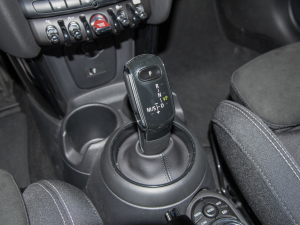 2022款五门版 1.5T COOPER 黑标特别版 换挡杆