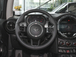 2022款改款 三门版 2.0T COOPER S 艺术家 方向盘